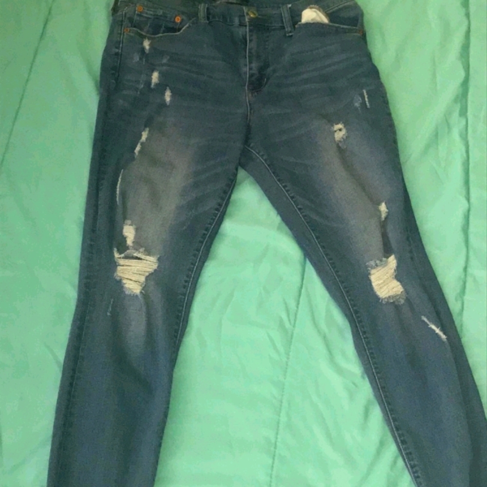 Aero ripped jeans